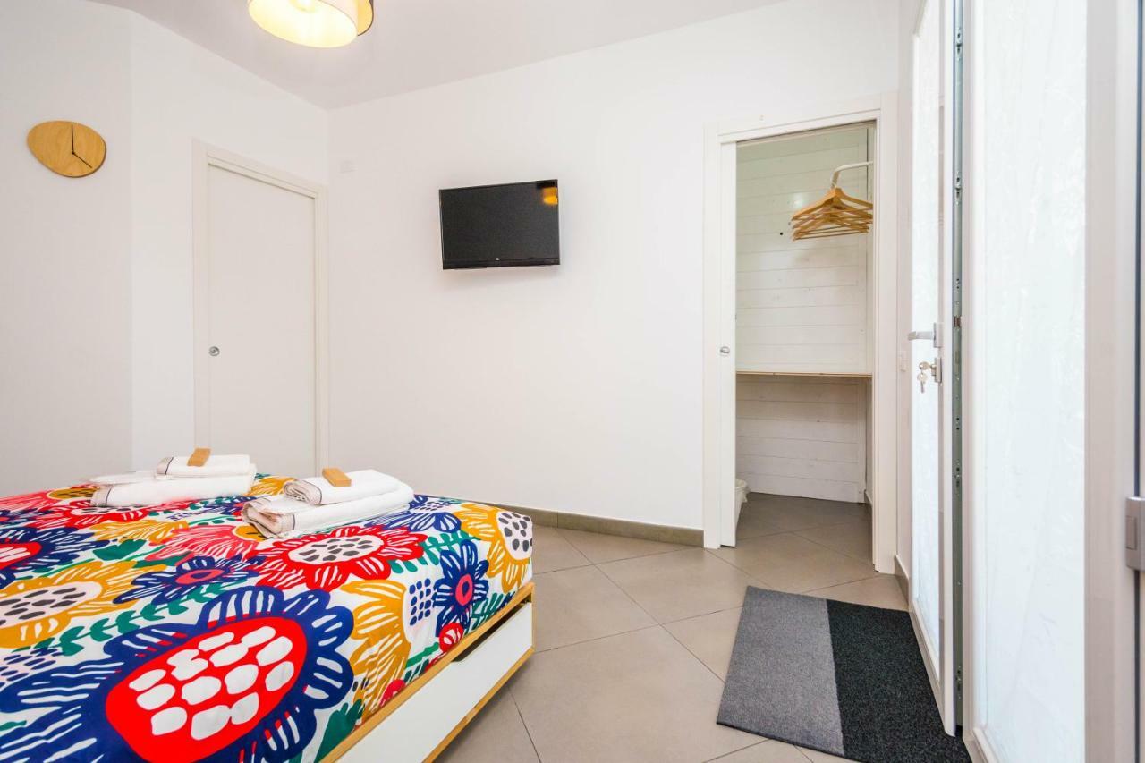B&B Lo&G Lascari Exteriör bild
